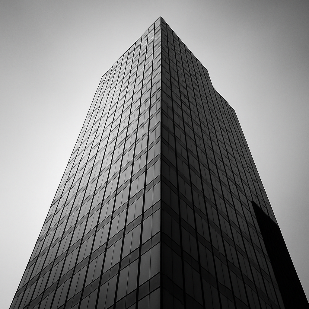 Edifício corporativo moderno visto de baixo